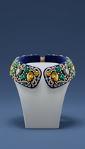Velvet Collar with Jewel Crest